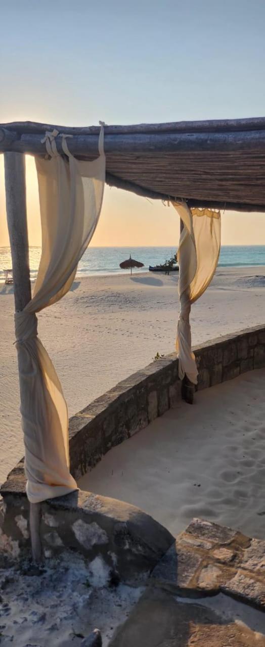 Shangri-La Lodge Ambatomilo Eksteriør bilde
